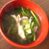 ニラとキノコの中華スープ